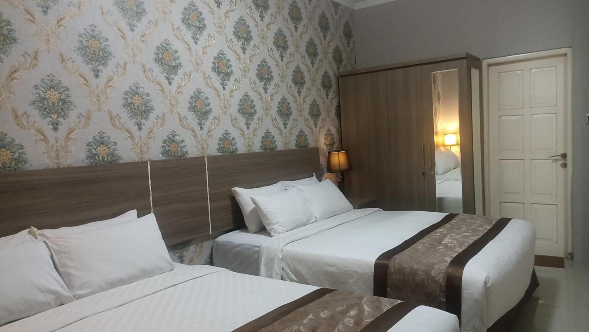 Safa Homestay Yogyakarta Exterior photo